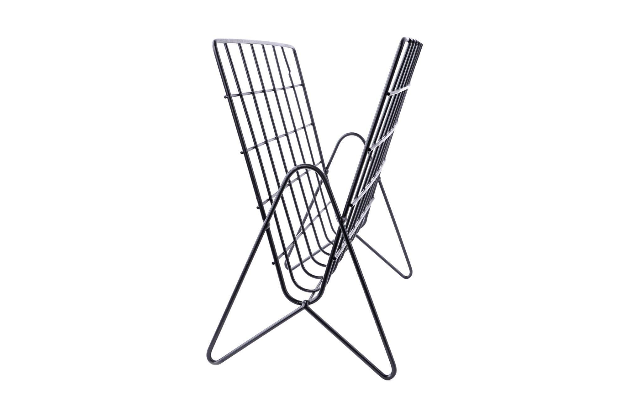 Gazetnik metalowy na czasopisma