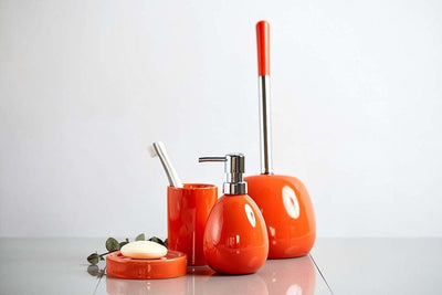 Zestaw WC Polaris szczotka + pojemnik, kolor pomarańczowy, wykonany z ceramiki, wymienna główka, 34.5x15x14.5 cm, marka WENKO