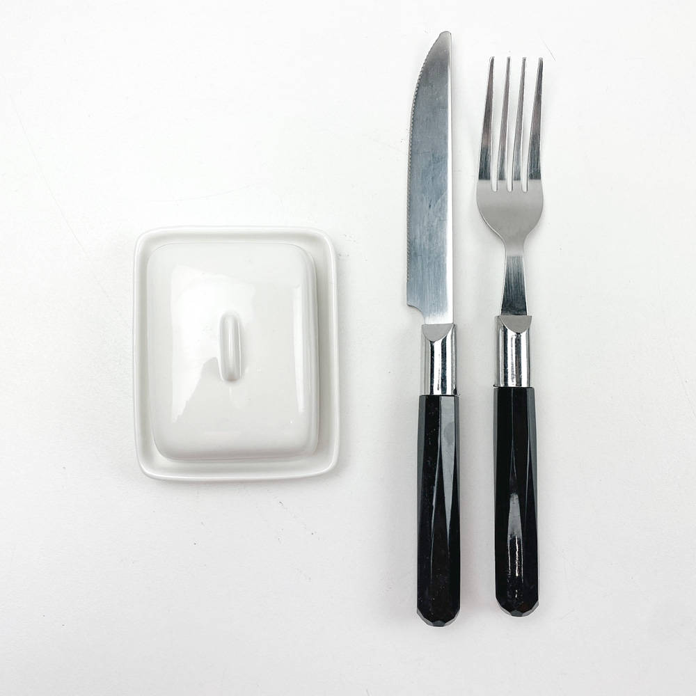 Maselniczka ceramiczna zamykana, z uchwytem