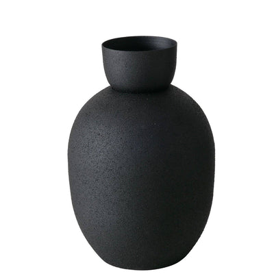 Czarny wazon metalowy MAYNAR, 17 cm