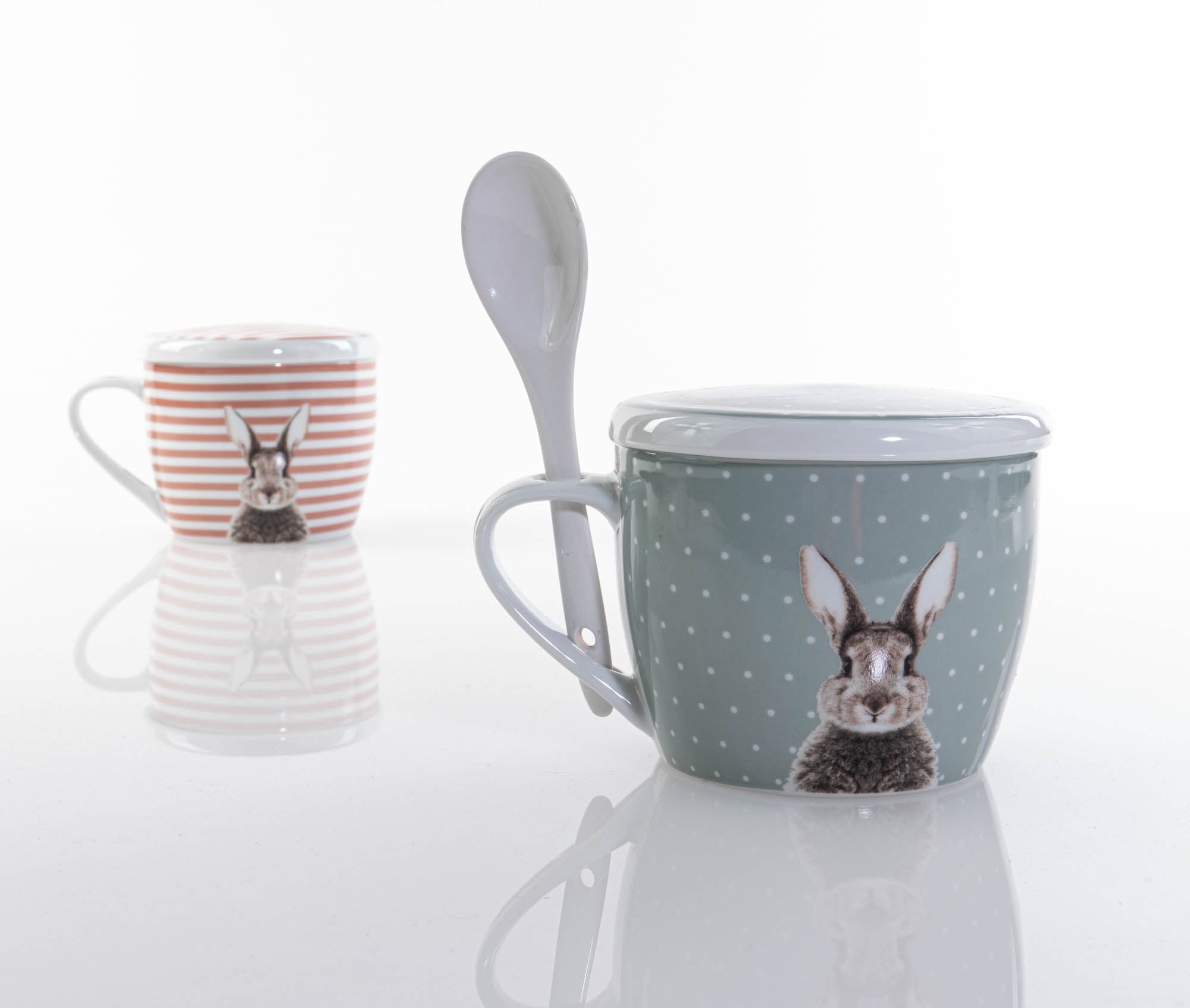 Kubek z pokrywką i z łyżeczką FLUFFY, porcelanowy, zajączek, 600 ml