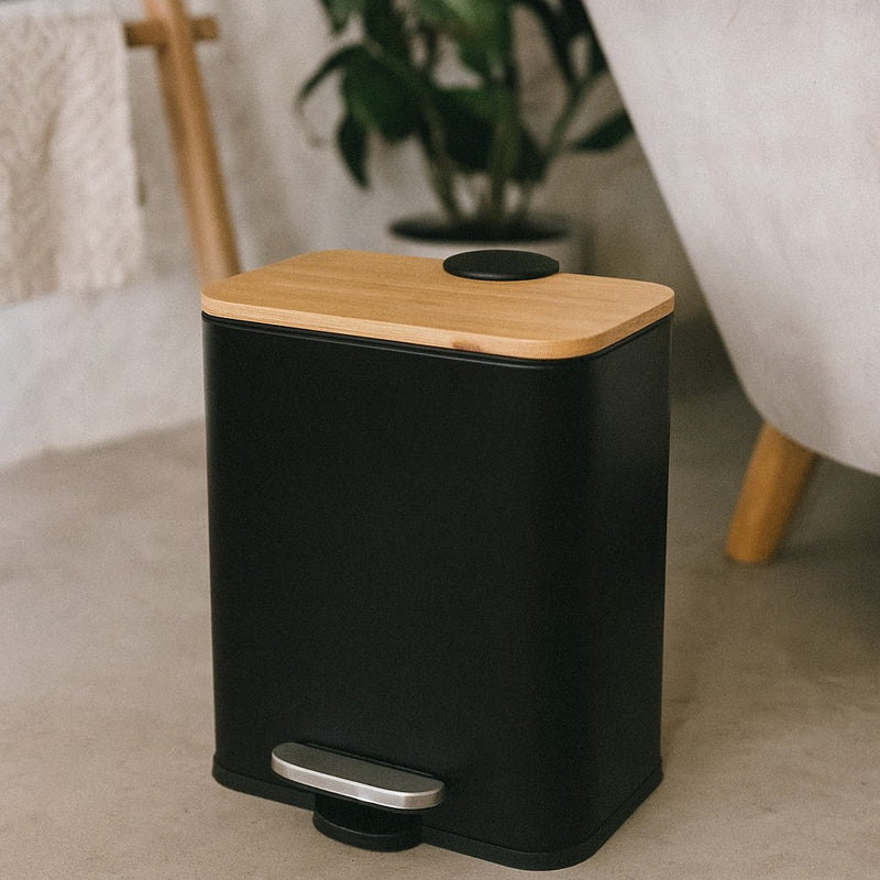 Wąski kosz łazienkowy z bambusem ZETRU, 5 l