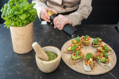 Ozdobny młynek do soli lub pieprzu, 20 cm