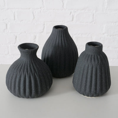 Wazon ceramiczny w prążki ESKO, czarny mat