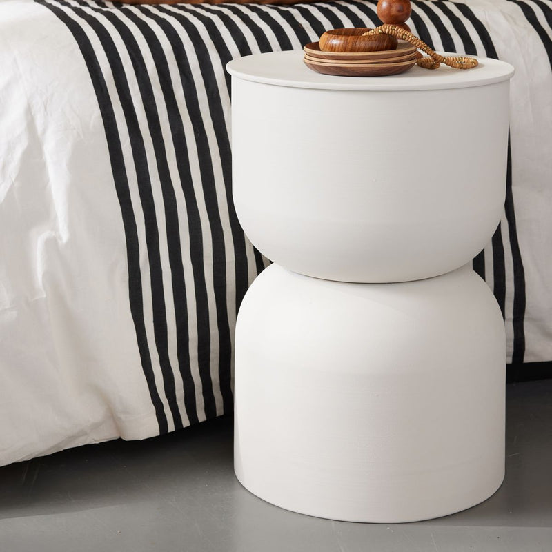 Stolik metalowy typu hourglass, 30 x 46 cm, MATCHA