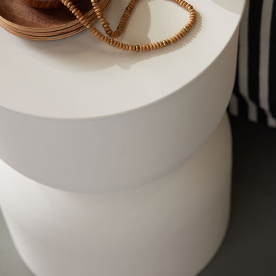 Stolik metalowy typu hourglass, 30 x 46 cm, MATCHA