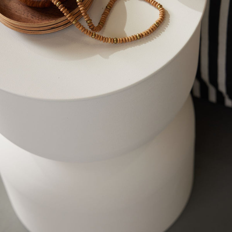 Stolik metalowy typu hourglass, 30 x 46 cm, MATCHA