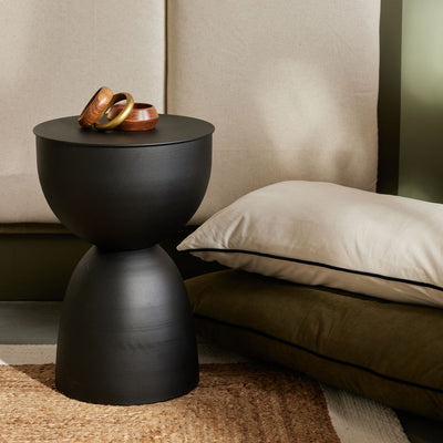 Metalowy stolik pomocniczy, 30 x 46 cm, MATCHA