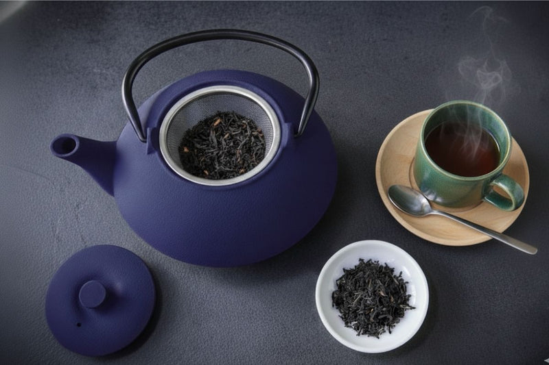 Czajnik żeliwny z zaparzaczem NOMI, 800 ml