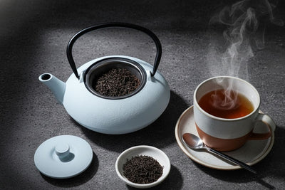 Czajnik żeliwny z zaparzaczem NOMI, 800 ml