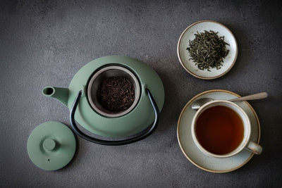 Czajnik żeliwny z zaparzaczem NOMI, 800 ml