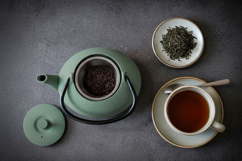 Czajnik żeliwny z zaparzaczem NOMI, 800 ml