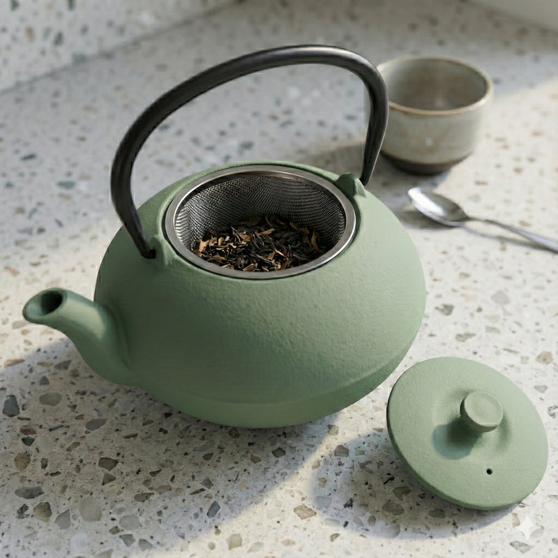 Czajnik żeliwny z zaparzaczem NOMI, 800 ml