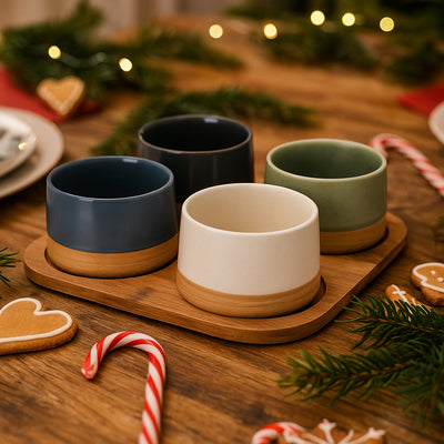 Miseczki na przekąski VOYO, 4 sztuki na bambusowej tacy