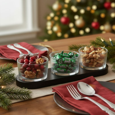 Szklane miseczki na przekąski ZINARI na drewnianej podstawce, 4 sztuki x Ø 9 cm