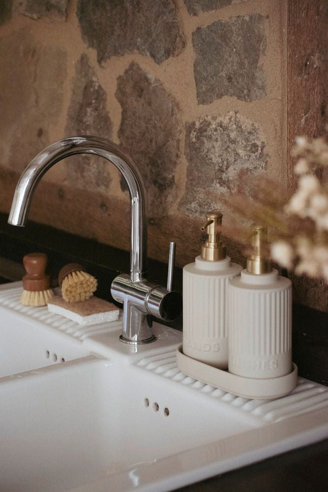 Zestaw dozowników z podstawką HEIDI, 2 x 550 ml