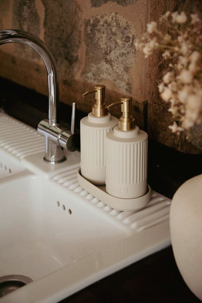 Zestaw dozowników z podstawką HEIDI, 2 x 550 ml