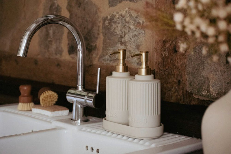 Zestaw dozowników z podstawką HEIDI, 2 x 550 ml