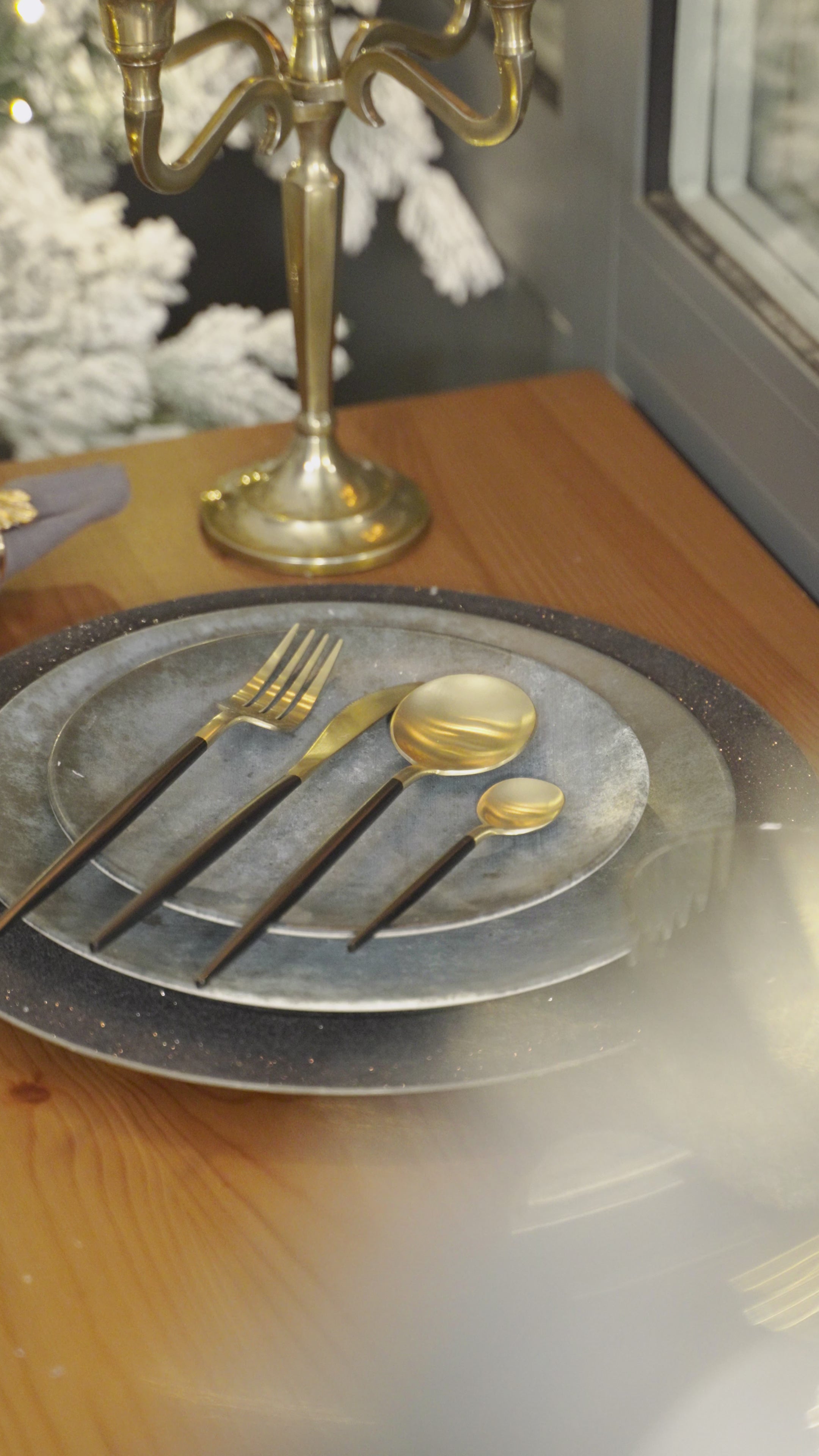 Ozdobny talerz deserowy