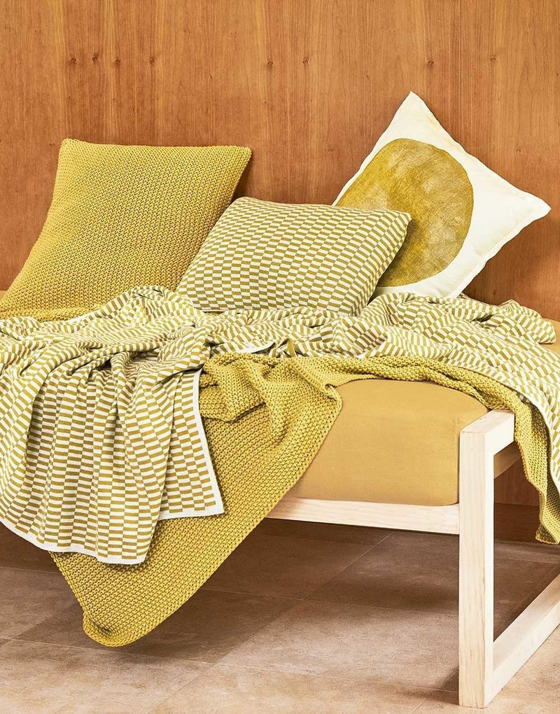 Dekoracyjna poduszka, ozdobna lniana poszewka - 45 x 45 cm, kolor żółty, Marc O&