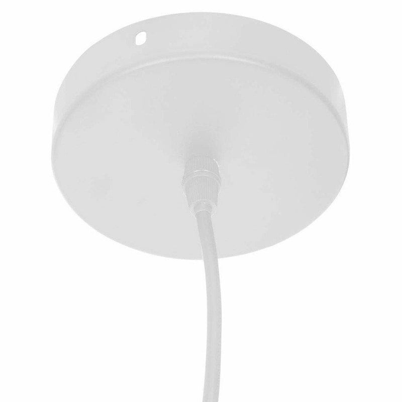 Biała lampa wisząca z metalowym geometrycznym kloszem będzie pasować do nowoczesnych pomieszczeń
