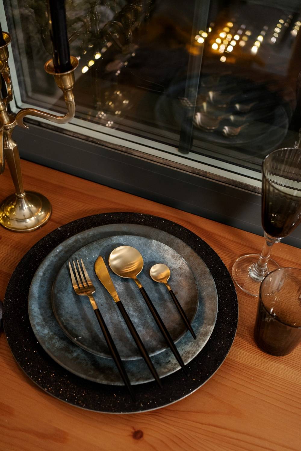 Ozdobny talerz deserowy