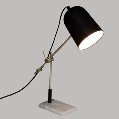 Lampka na biurko z regulowaną wysokością
