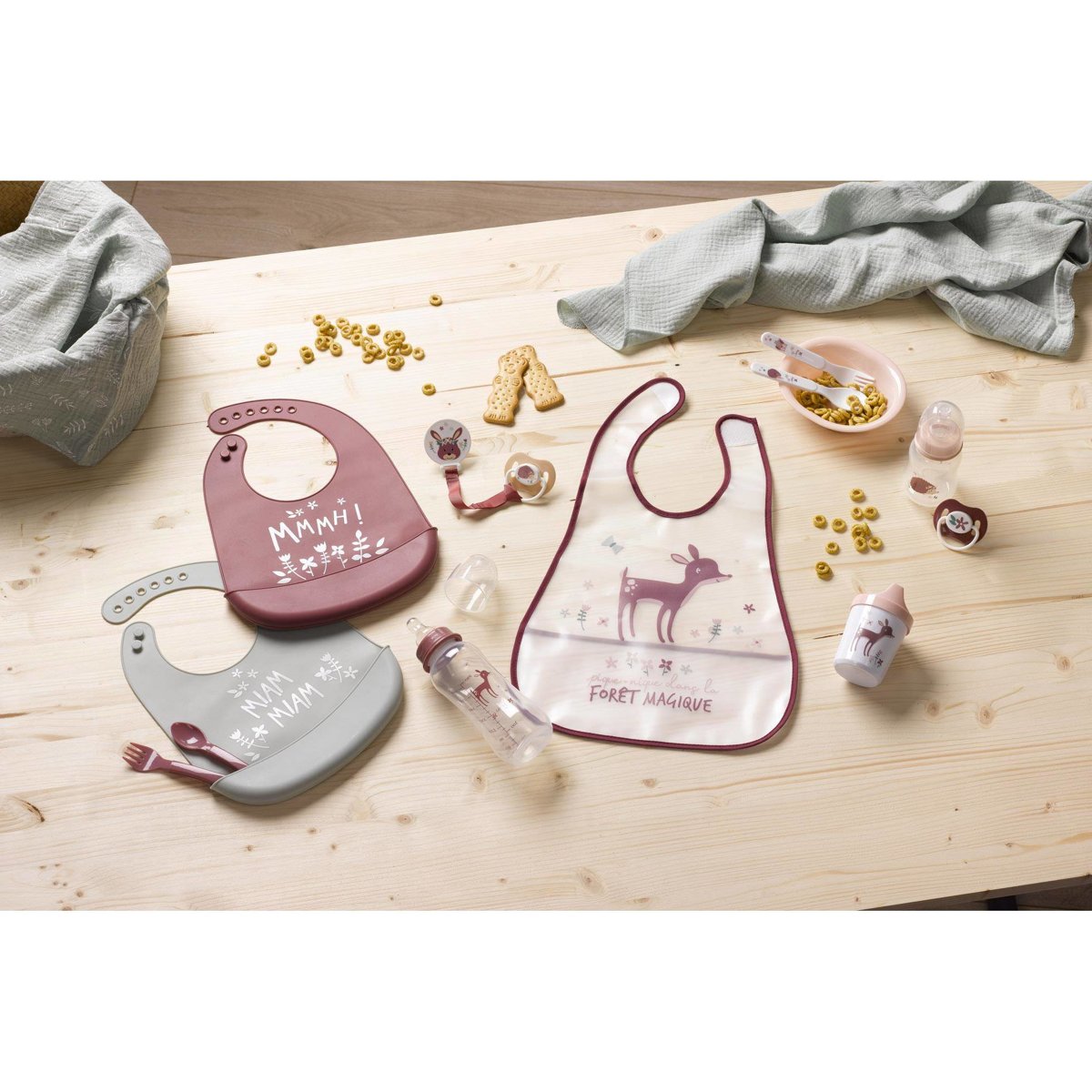 Silikonowy śliniak z kieszenią